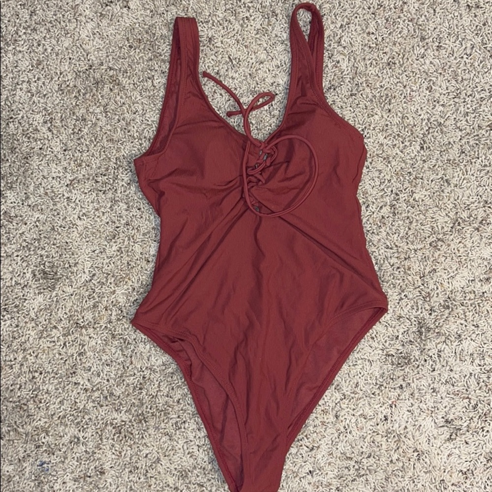 ONE PIECE BATHING SUIT 👙